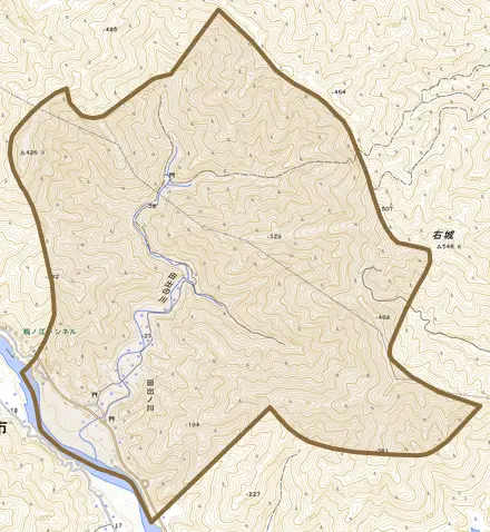 田出ノ川とその周辺の地図。町の範囲を重ねている