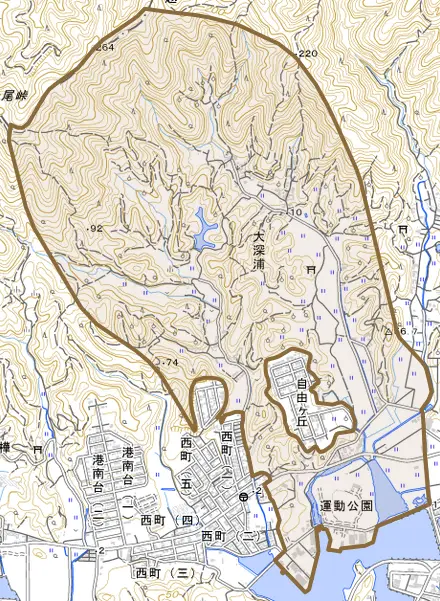 大深浦とその周辺の地図。町の範囲を重ねている