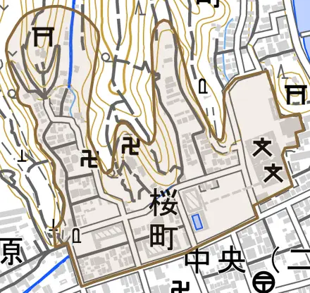 桜町とその周辺の地図。町の範囲を重ねている