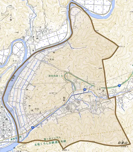 和田とその周辺の地図。町の範囲を重ねている