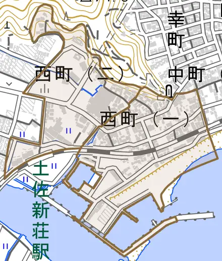 西町とその周辺の地図。町の範囲を重ねている