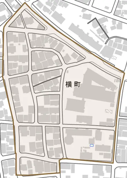 横町とその周辺の地図。町の範囲を重ねている