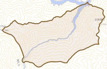 南川とその周辺の地図。町の範囲を重ねている