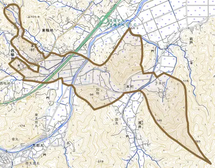 本村とその周辺の地図。町の範囲を重ねている