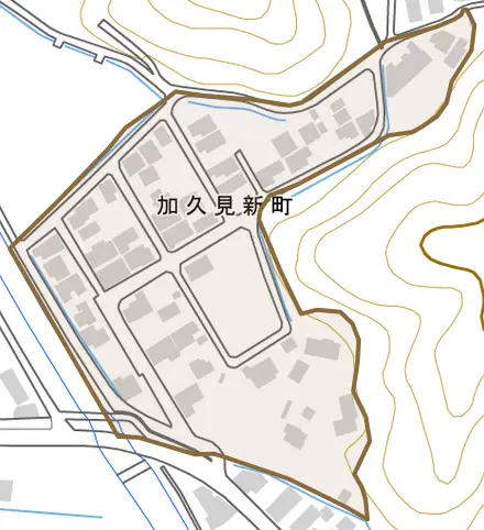 加久見新町とその周辺の地図。町の範囲を重ねている