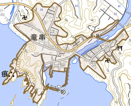 竜串とその周辺の地図。町の範囲を重ねている