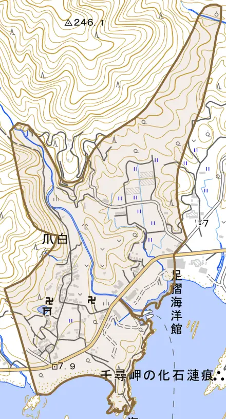 爪白とその周辺の地図。町の範囲を重ねている
