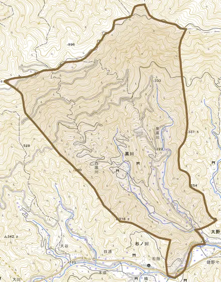 黒川とその周辺の地図。町の範囲を重ねている