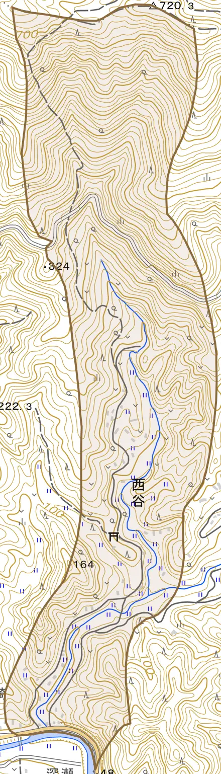 西谷とその周辺の地図。町の範囲を重ねている