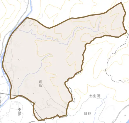 大字東島とその周辺の地図。町の範囲を重ねている