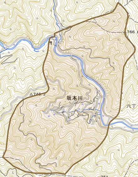 坂本川とその周辺の地図。町の範囲を重ねている