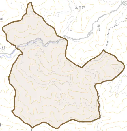 上本村とその周辺の地図。町の範囲を重ねている