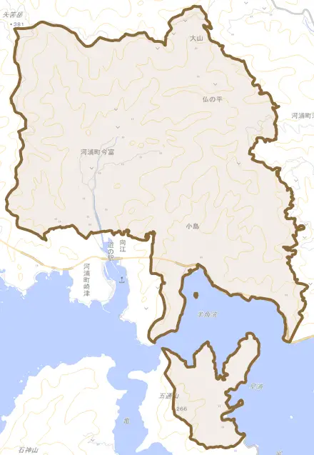河浦町今富とその周辺の地図。町の範囲を重ねている