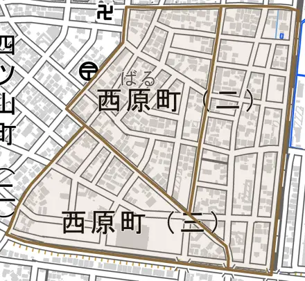 西原町とその周辺の地図。町の範囲を重ねている