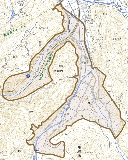 大字大川内とその周辺の地図。町の範囲を重ねている