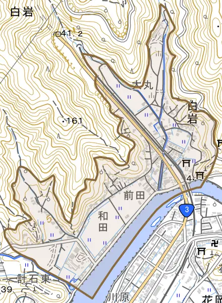 大字白岩とその周辺の地図。町の範囲を重ねている