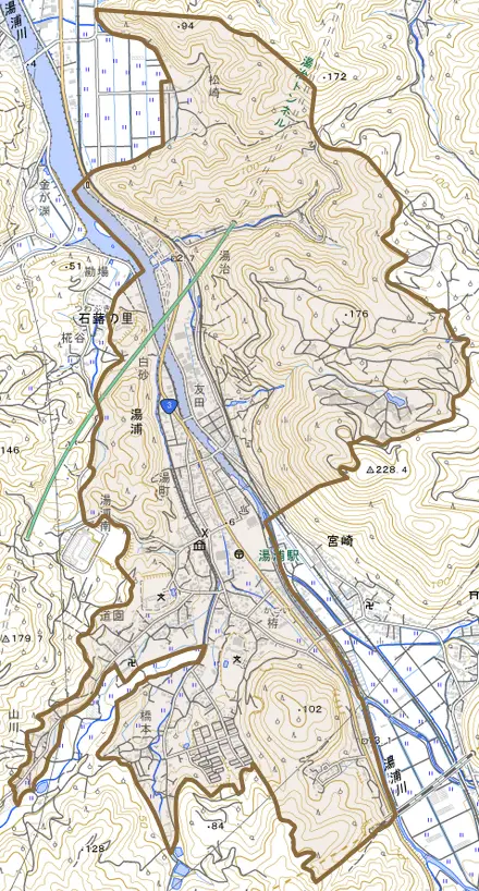 大字湯浦とその周辺の地図。町の範囲を重ねている