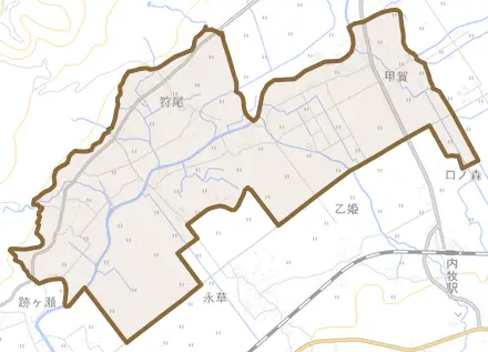 狩尾とその周辺の地図。町の範囲を重ねている