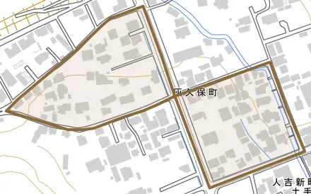 灰久保町とその周辺の地図。町の範囲を重ねている