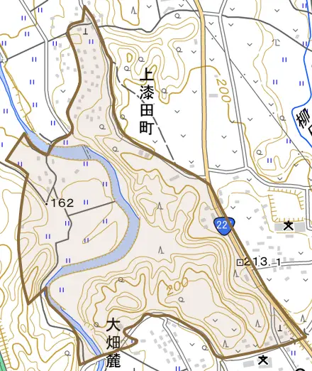 上漆田町とその周辺の地図。町の範囲を重ねている