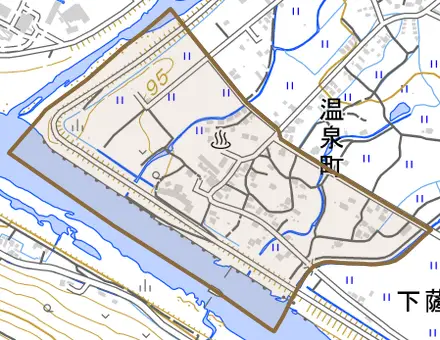 温泉町とその周辺の地図。町の範囲を重ねている
