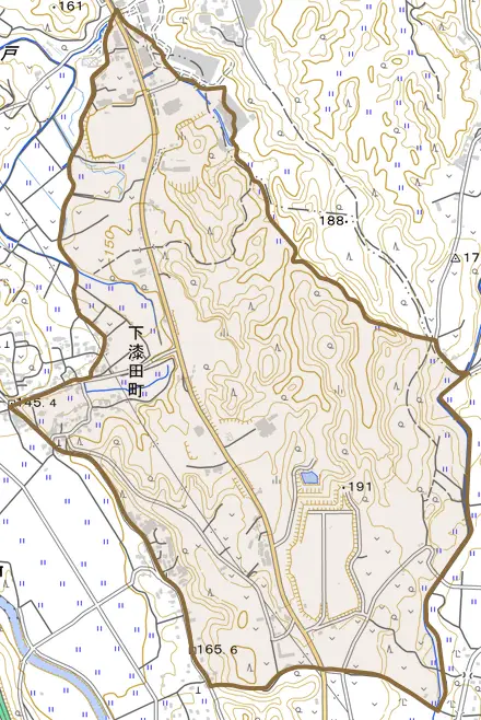 下漆田町とその周辺の地図。町の範囲を重ねている