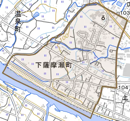 下薩摩瀬町とその周辺の地図。町の範囲を重ねている