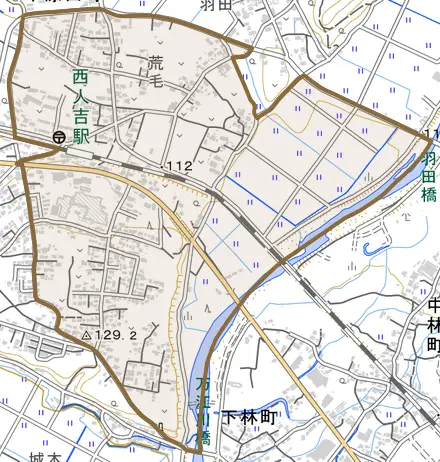 下原田町字荒毛とその周辺の地図。町の範囲を重ねている