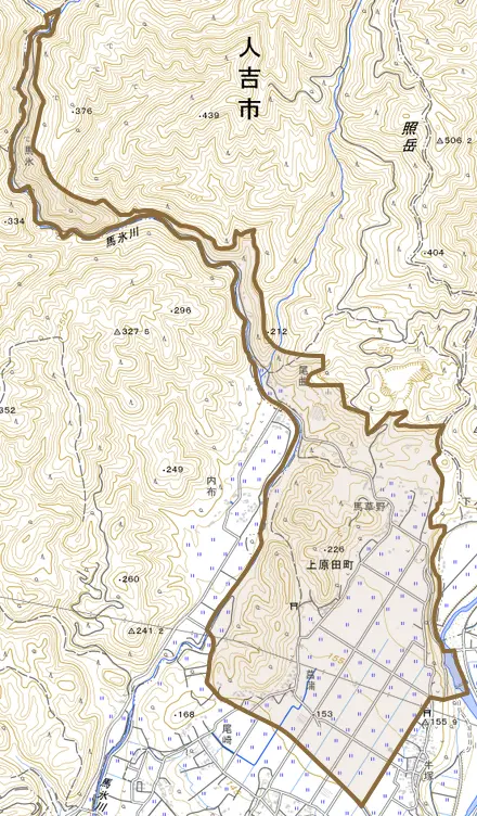 上原田町字菖蒲とその周辺の地図。町の範囲を重ねている
