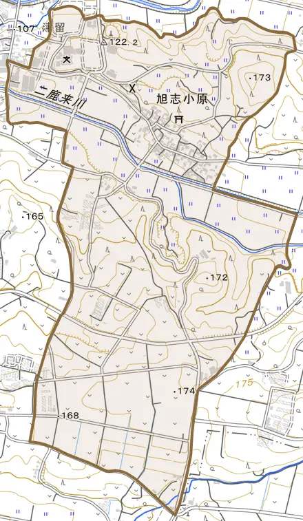 旭志小原とその周辺の地図。町の範囲を重ねている