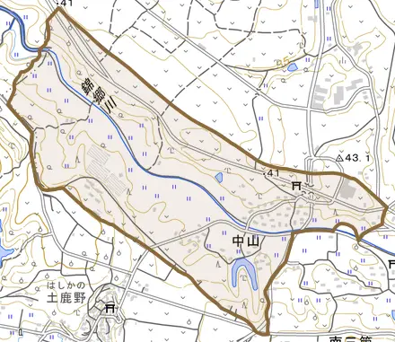 大字中山とその周辺の地図。町の範囲を重ねている