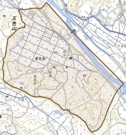 大字津志田とその周辺の地図。町の範囲を重ねている