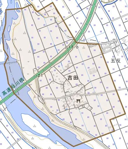 大字吉田とその周辺の地図。町の範囲を重ねている