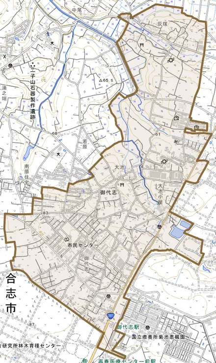 御代志とその周辺の地図。町の範囲を重ねている