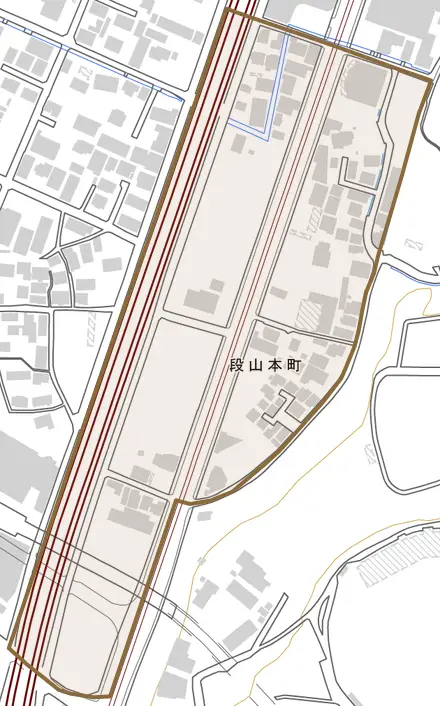 段山本町とその周辺の地図。町の範囲を重ねている