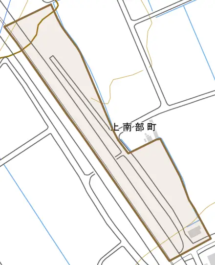 上南部町とその周辺の地図。町の範囲を重ねている