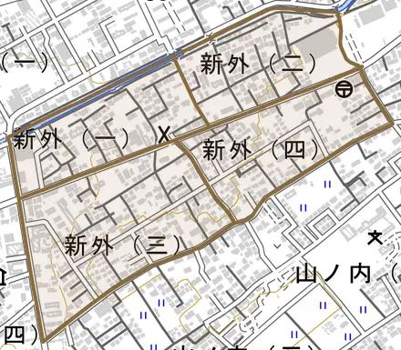 新外とその周辺の地図。町の範囲を重ねている