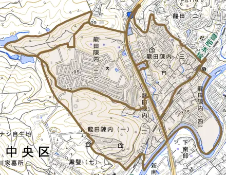 龍田陳内とその周辺の地図。町の範囲を重ねている