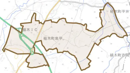 植木町亀甲とその周辺の地図。町の範囲を重ねている