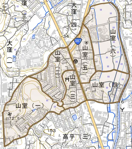 山室とその周辺の地図。町の範囲を重ねている