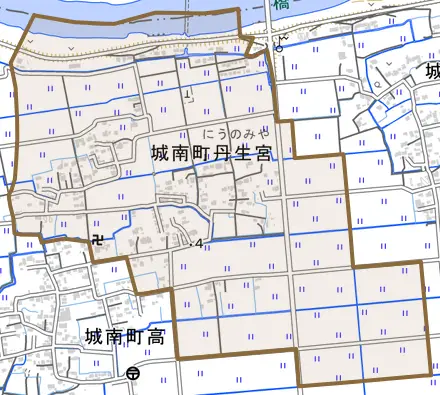 城南町丹生宮とその周辺の地図。町の範囲を重ねている