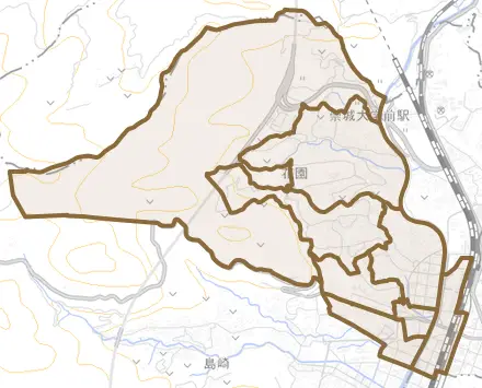 花園とその周辺の地図。町の範囲を重ねている