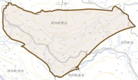 河内町野出とその周辺の地図。町の範囲を重ねている