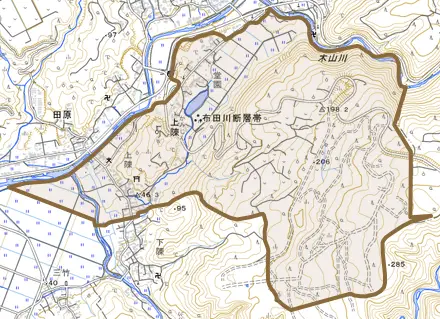 大字上陳とその周辺の地図。町の範囲を重ねている