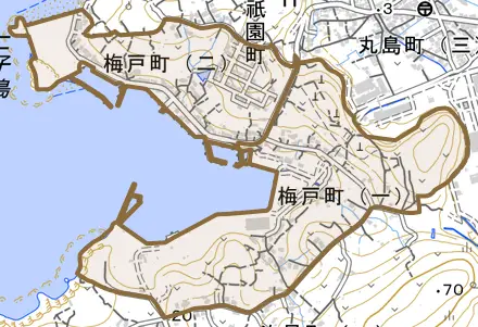 梅戸町とその周辺の地図。町の範囲を重ねている