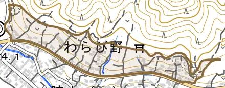 わらび野とその周辺の地図。町の範囲を重ねている