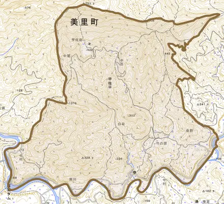 甲佐平とその周辺の地図。町の範囲を重ねている