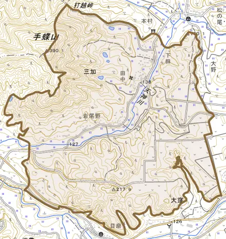 三加とその周辺の地図。町の範囲を重ねている
