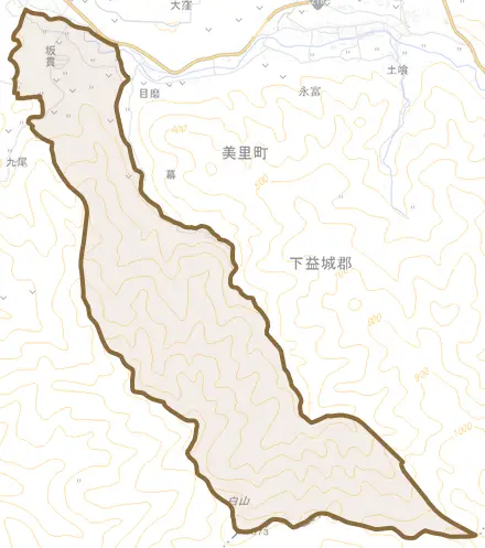 坂貫とその周辺の地図。町の範囲を重ねている