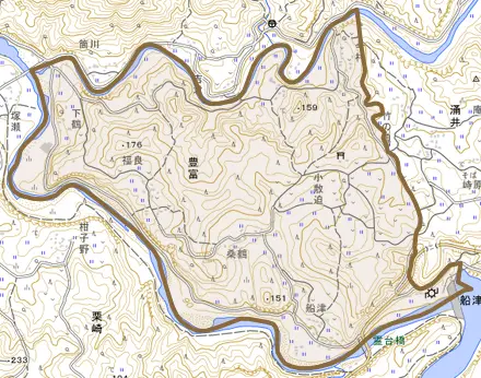 豊富とその周辺の地図。町の範囲を重ねている
